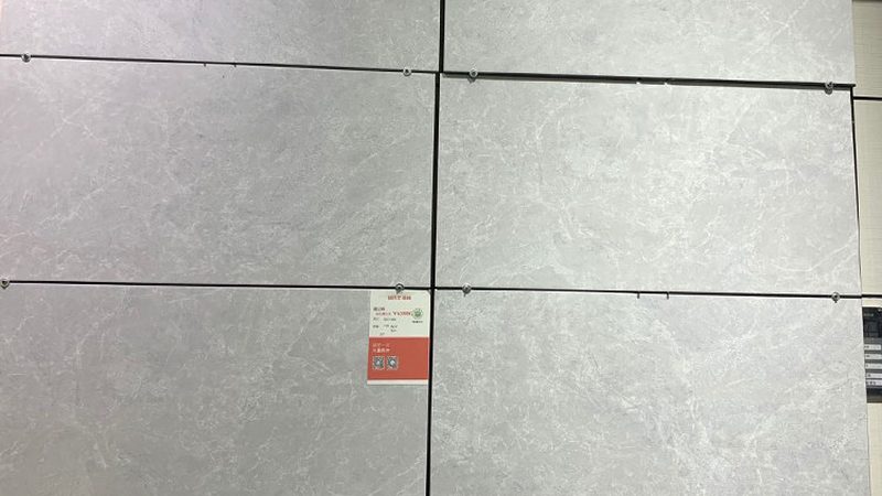 抛光砖与亮光砖：哪个更容易刮花？揭秘防滑与耐磨的秘密**